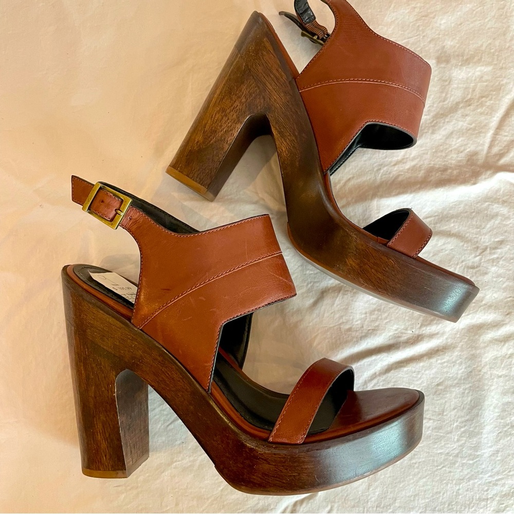 Pour La Victorie heel sandals, wood and leather, size 9